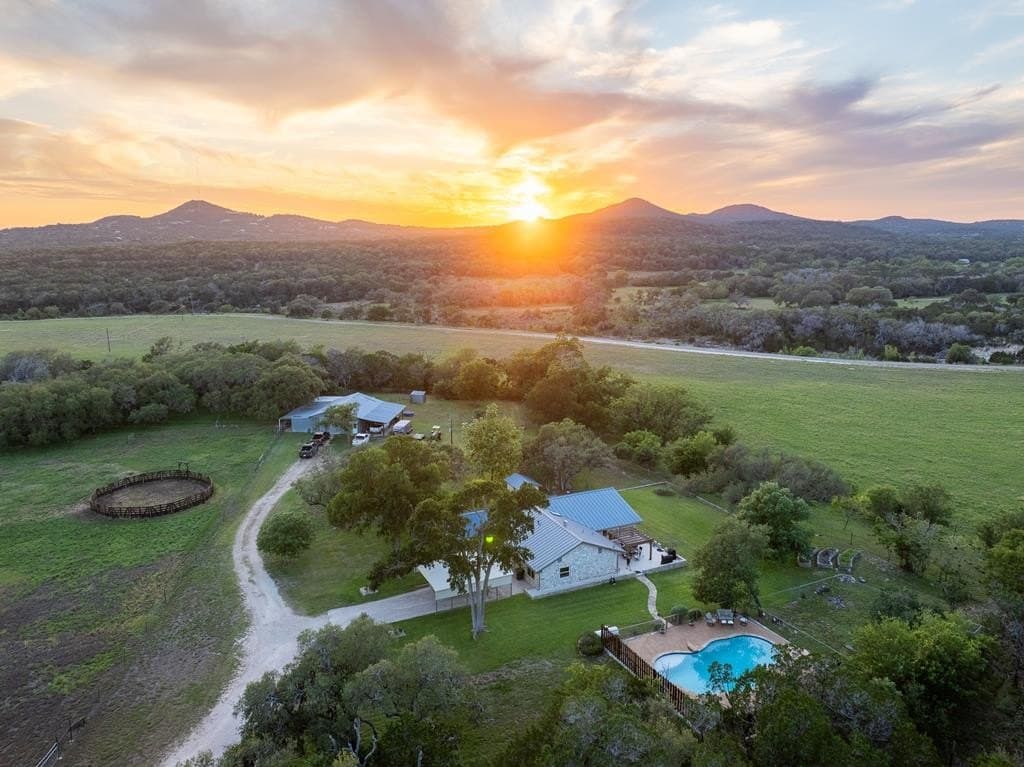 7.1 acres in Bandera County