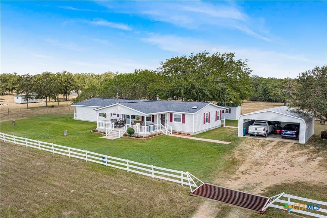 15.41 acres in DeWitt County - photo 4