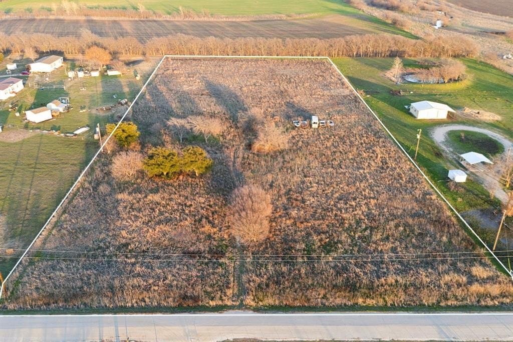 5 acres in Denton County