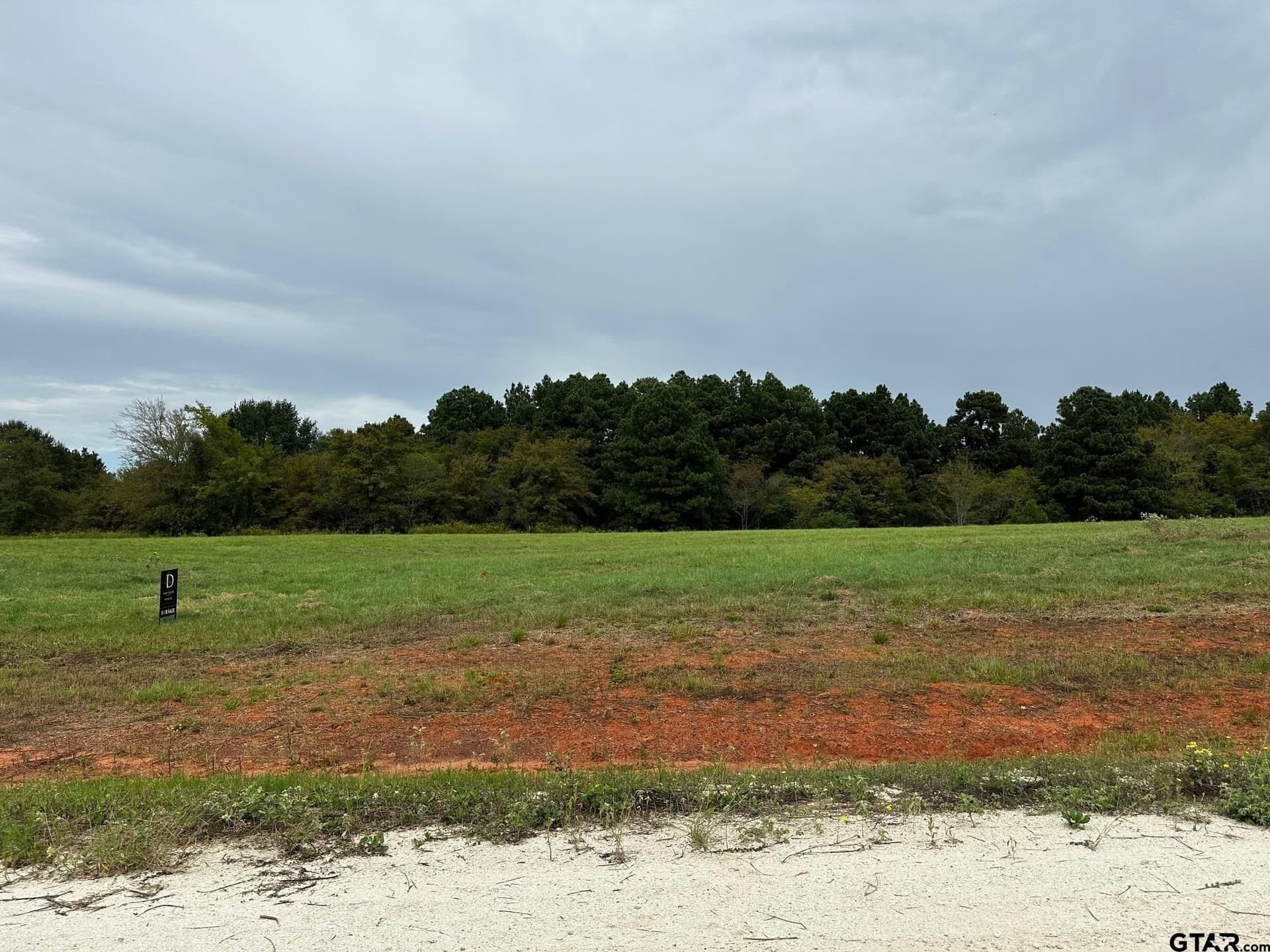 1.74 acres in Smith County gallery image 2