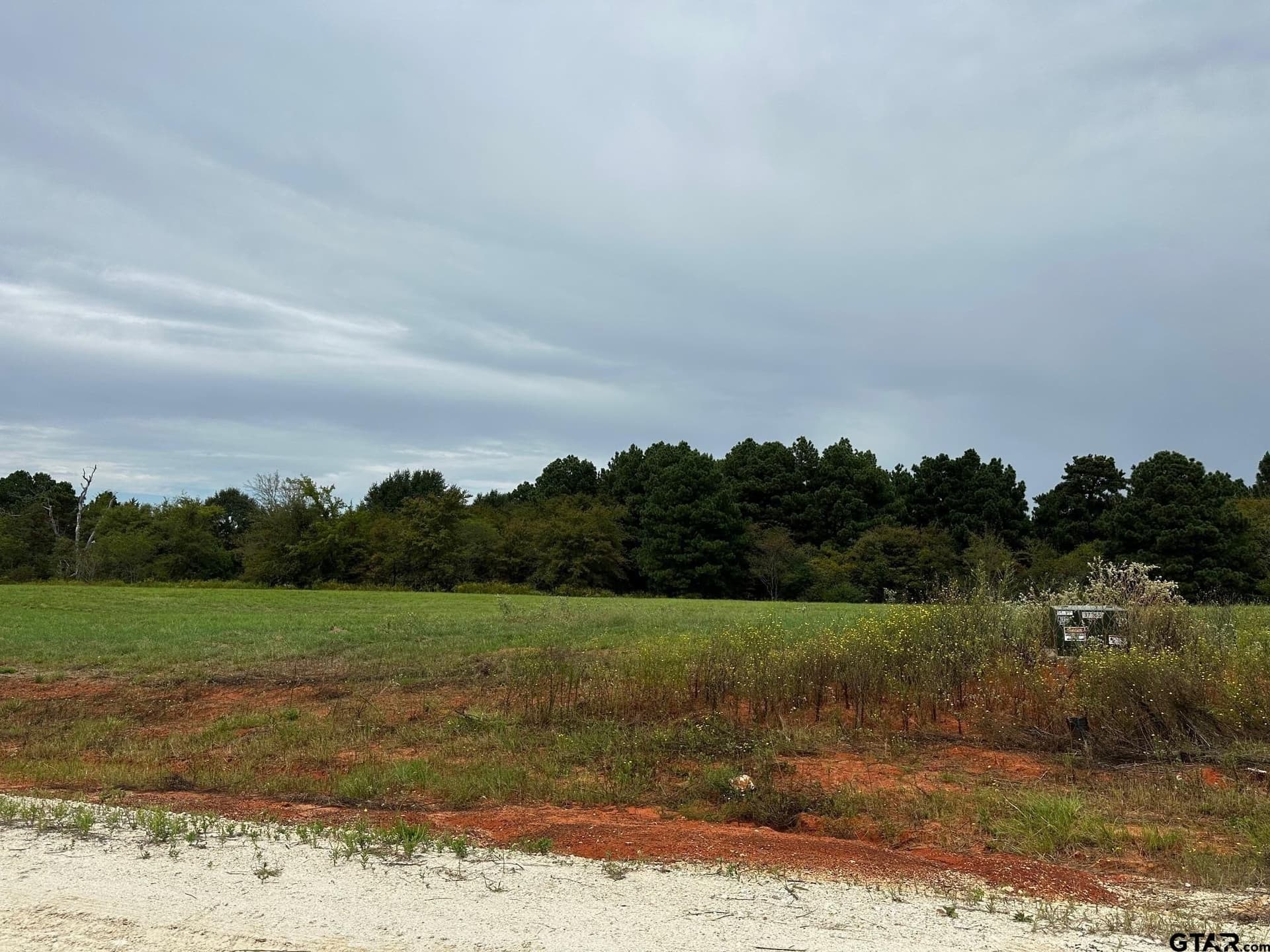 1.74 acres in Smith County gallery image 3