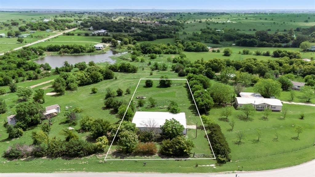 1.1 acres in Johnson County gallery image 3