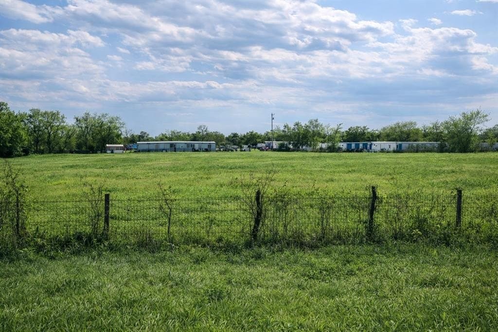 0.25 acres in Hunt County gallery image 2