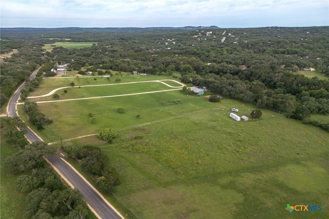 4.98 acres in Comal County - photo 9