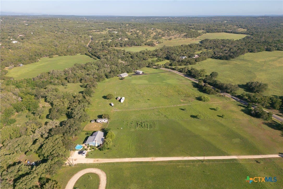 4.98 acres in Comal County - photo 7