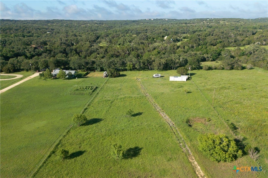 4.98 acres in Comal County
