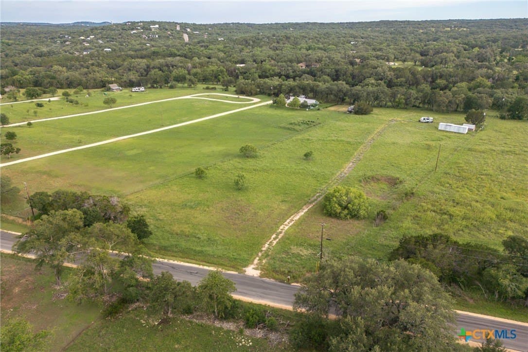4.98 acres in Comal County - photo 8