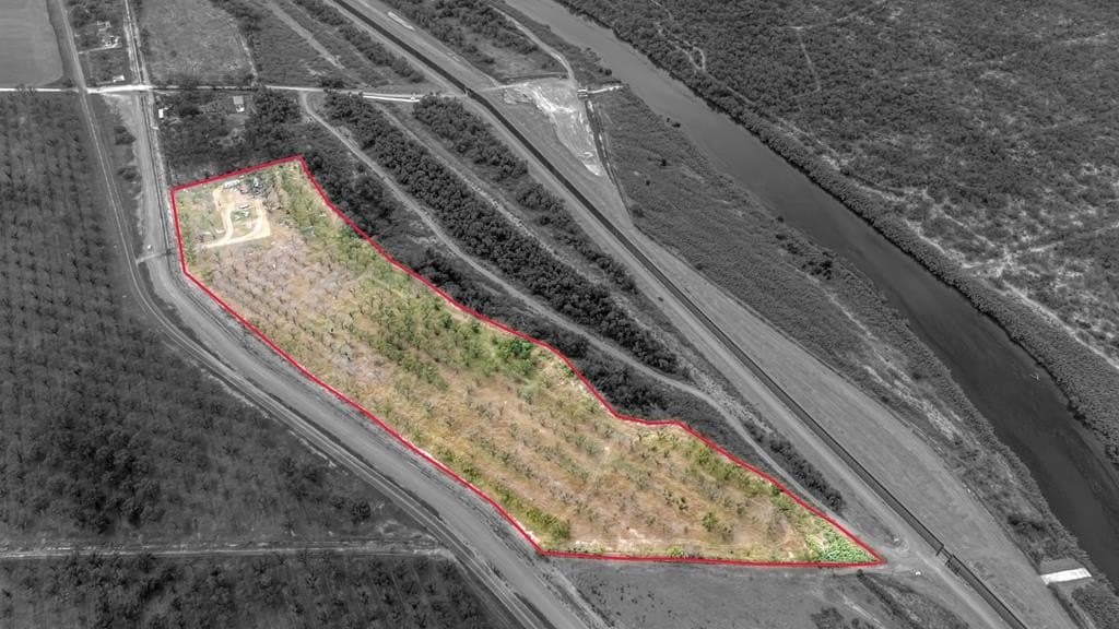 15 acres in Maverick County