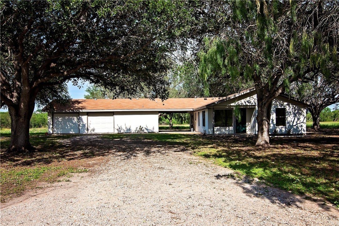 10 acres in Live Oak County gallery image 2