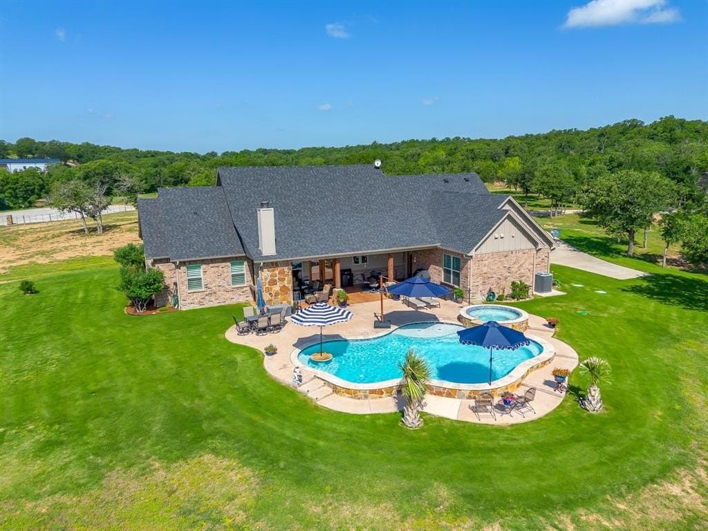 11.87 acres in Parker County