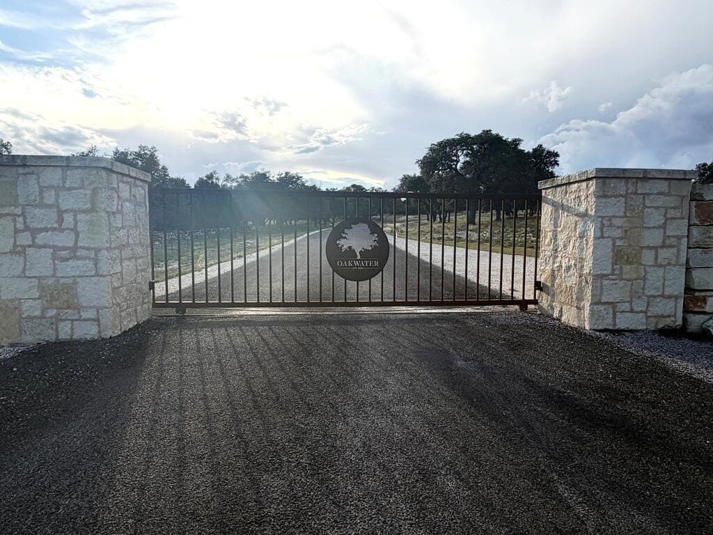 4.26 acres in Gillespie County - photo 4
