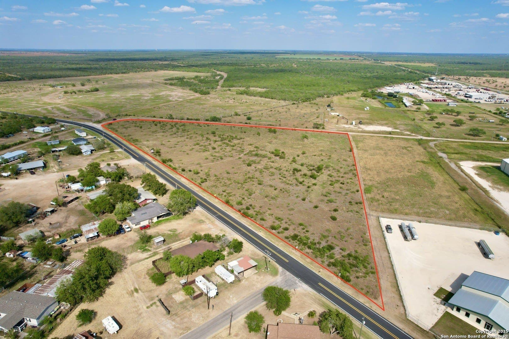 10.98 acres in Atascosa County gallery image 2