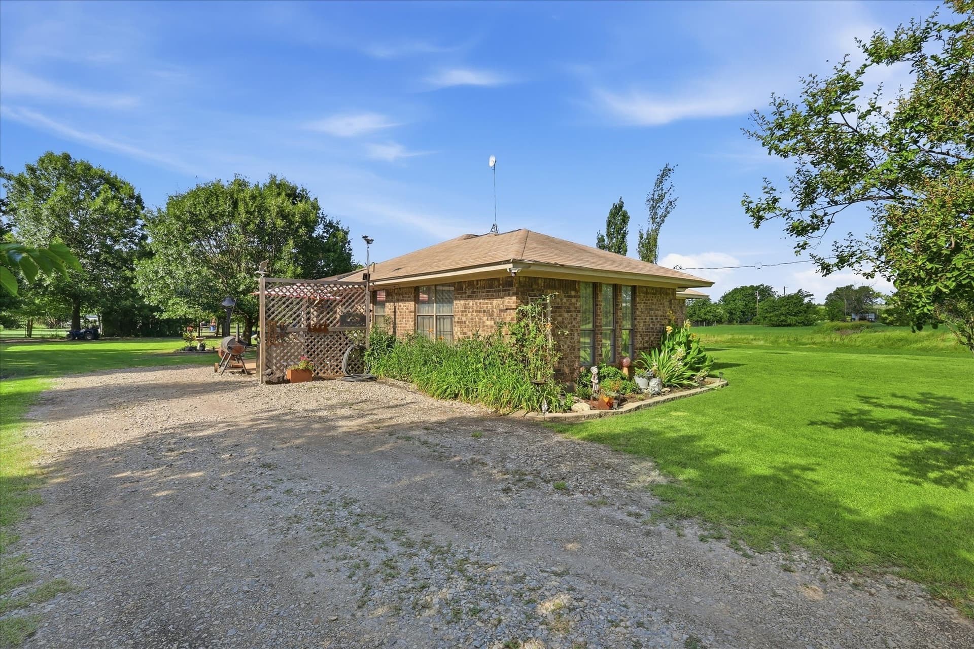 5 acres in Parker County - photo 10