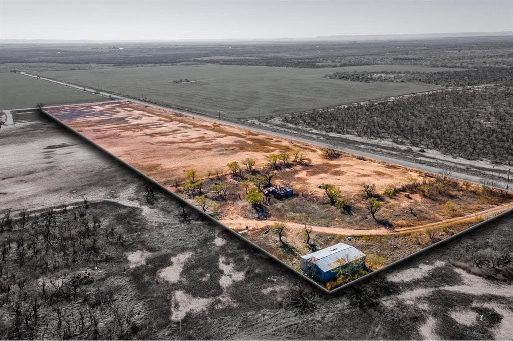 10.49 acres in Jones County