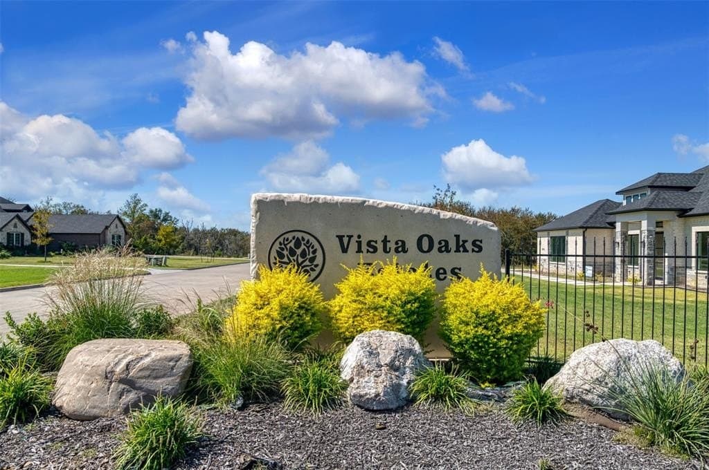 1 acres in Hunt County gallery image 2