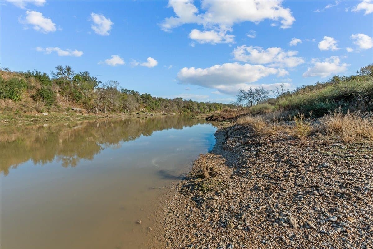 93.88 acres in Hill County - photo 20
