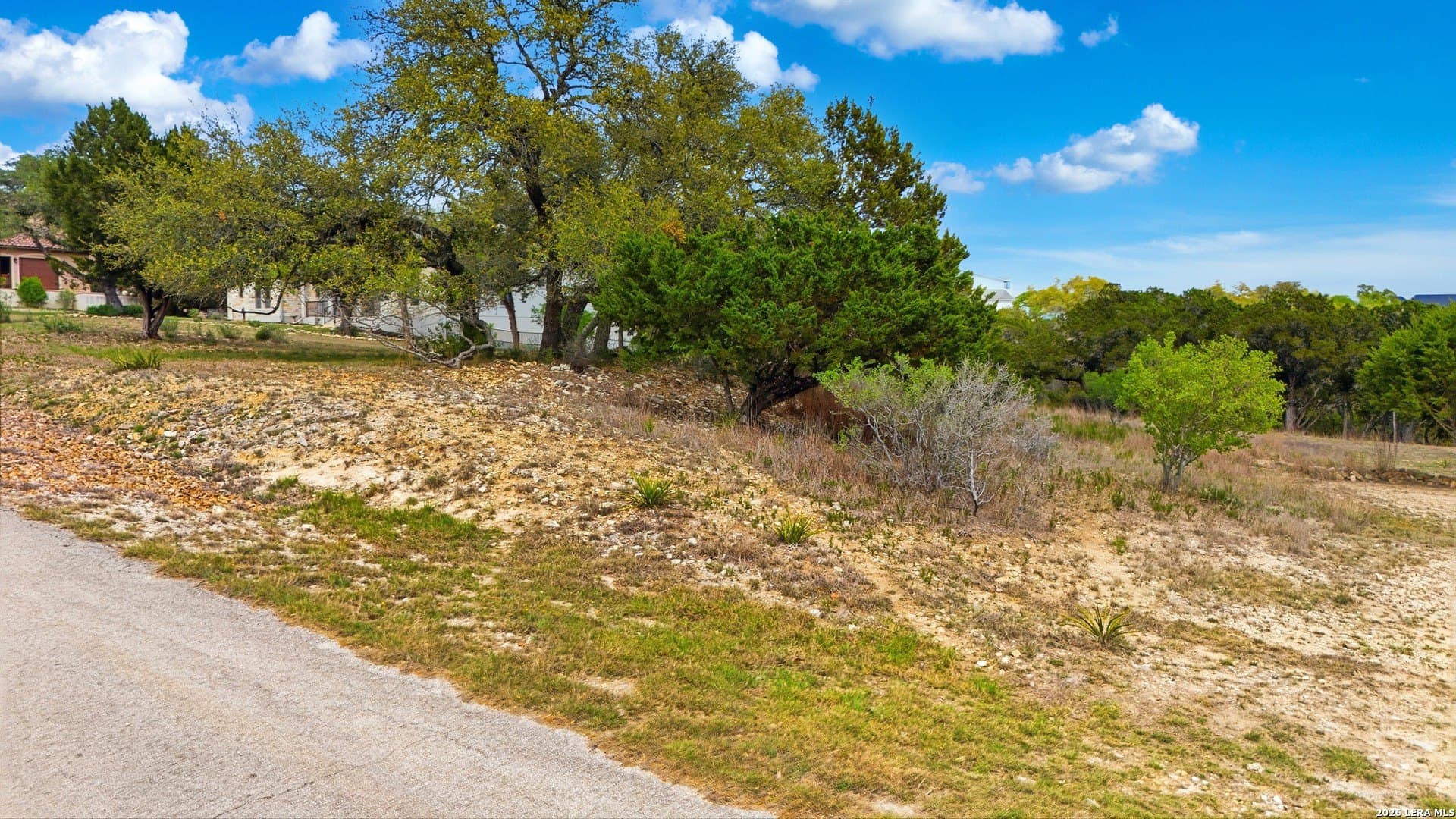 1 acres in Comal County gallery image 4