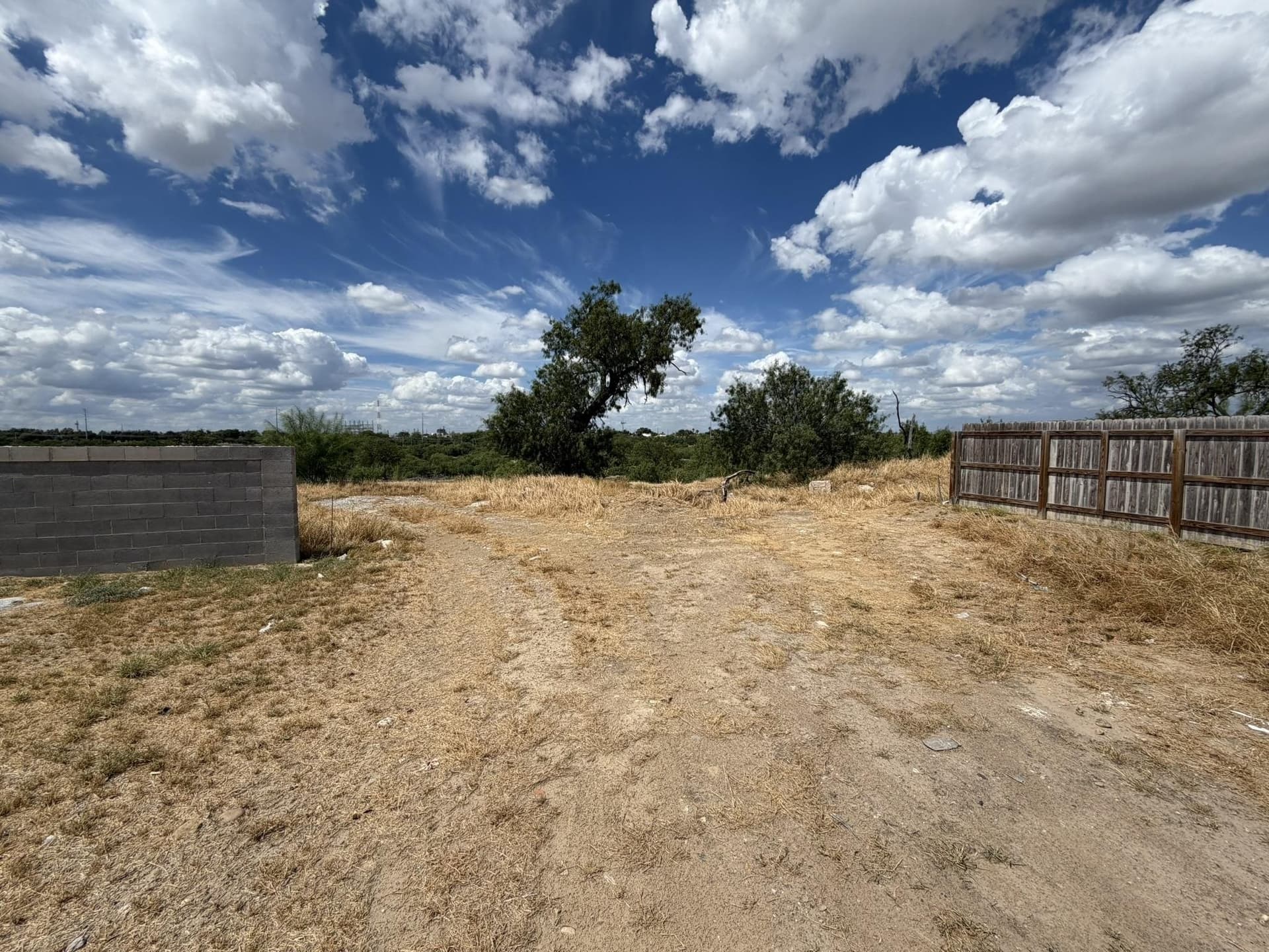 0.12 acres in webb County - photo 6