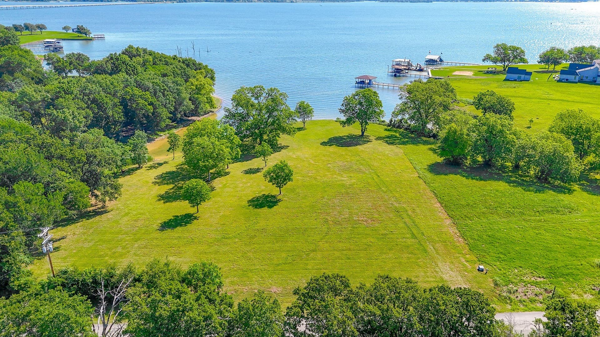 2.06 acres in Navarro County