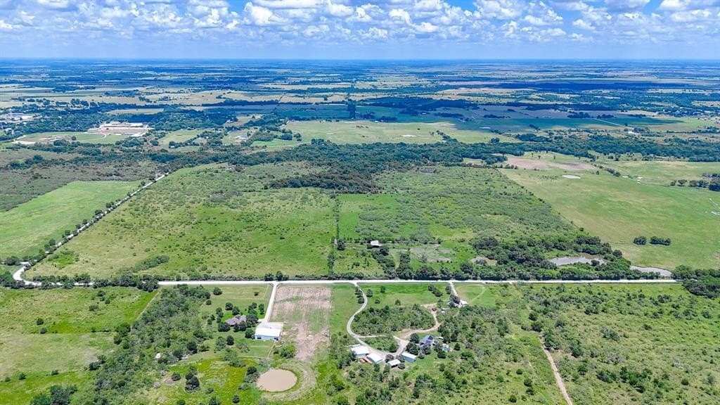 221.8 acres in Navarro County gallery image 4
