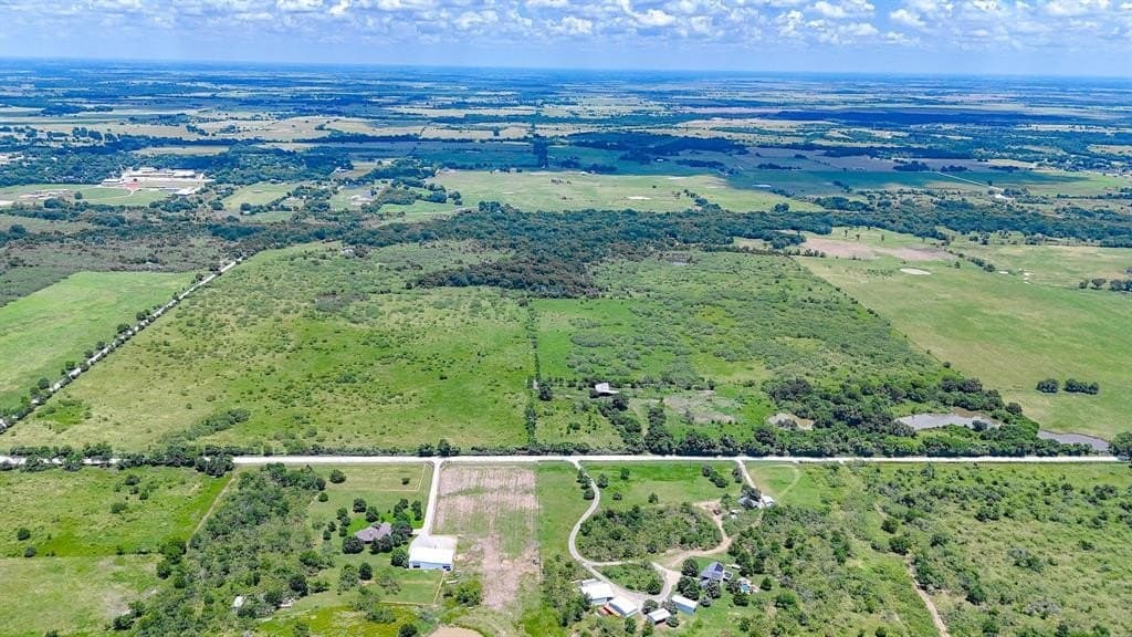 221.8 acres in Navarro County gallery image 2