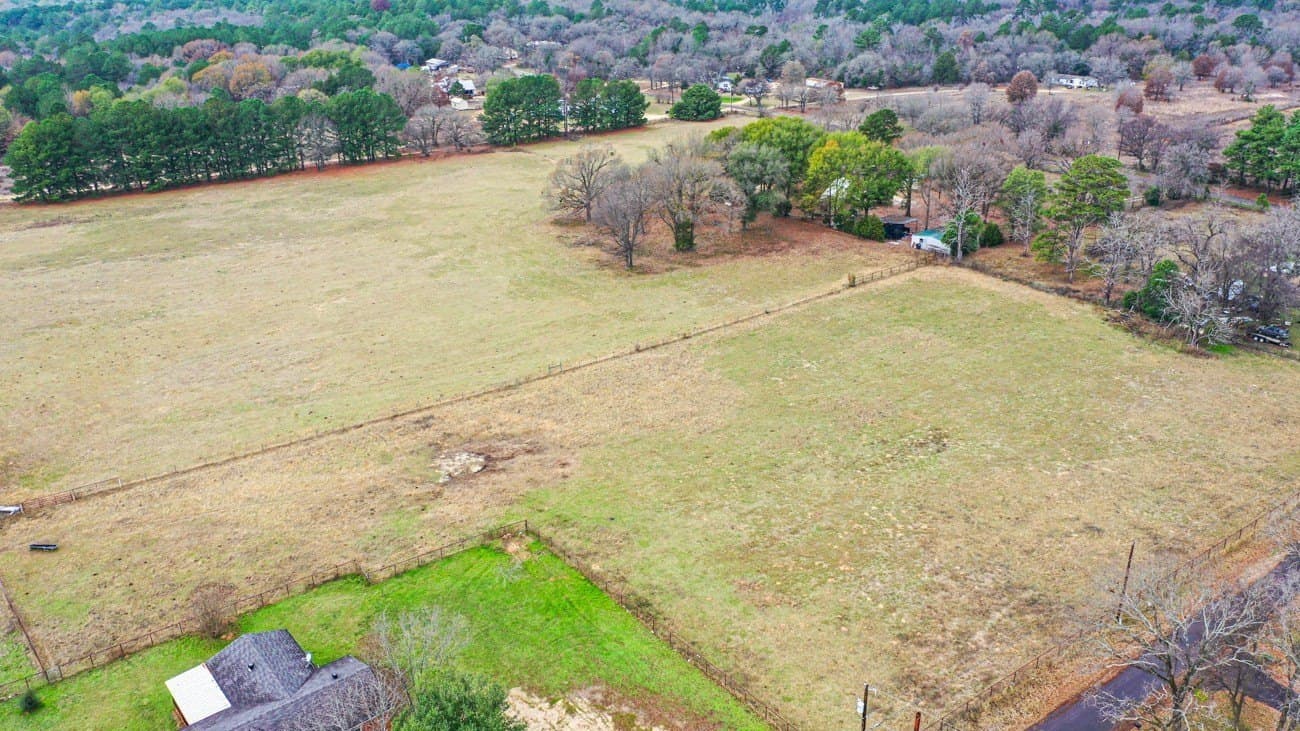 9.83 acres in Smith County - photo 3