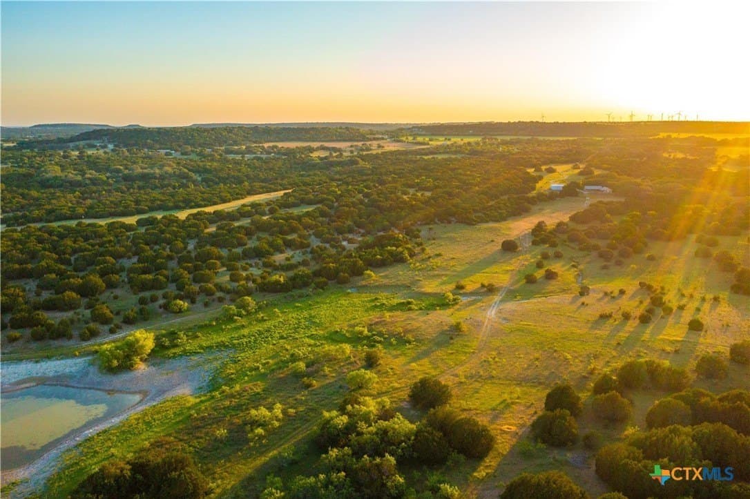 665 acres in Lampasas County
