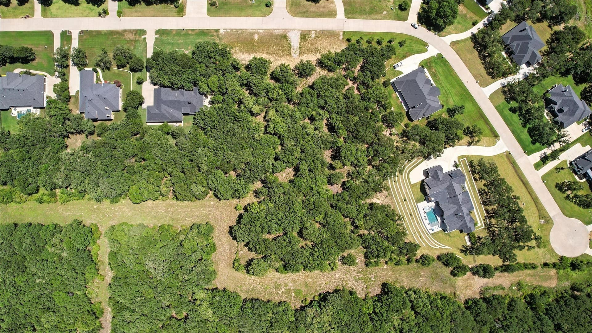 1.13 acres in Johnson County gallery image 2