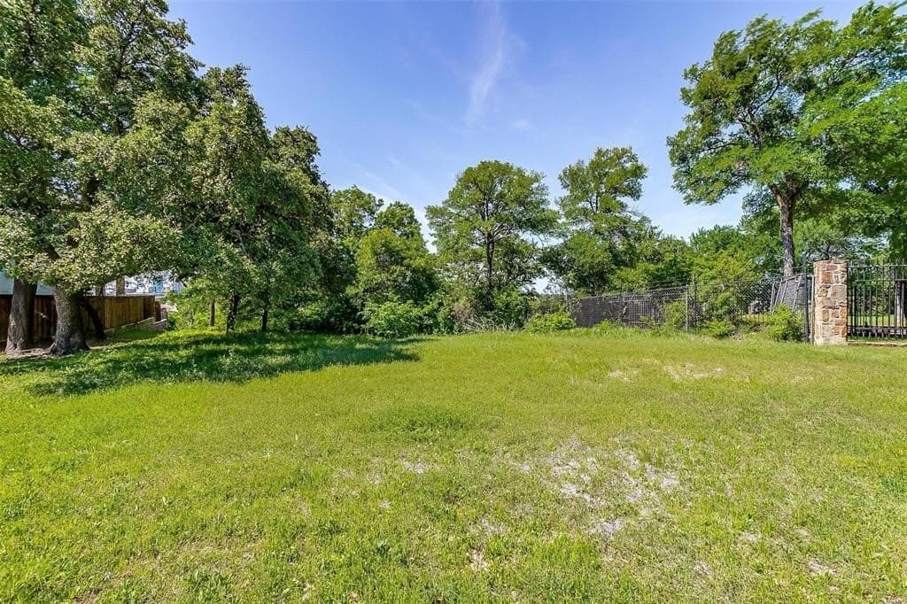 0.24 acres in Tarrant County gallery image 2
