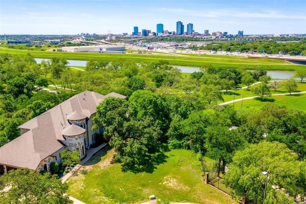 0.24 acres in Tarrant County featured view