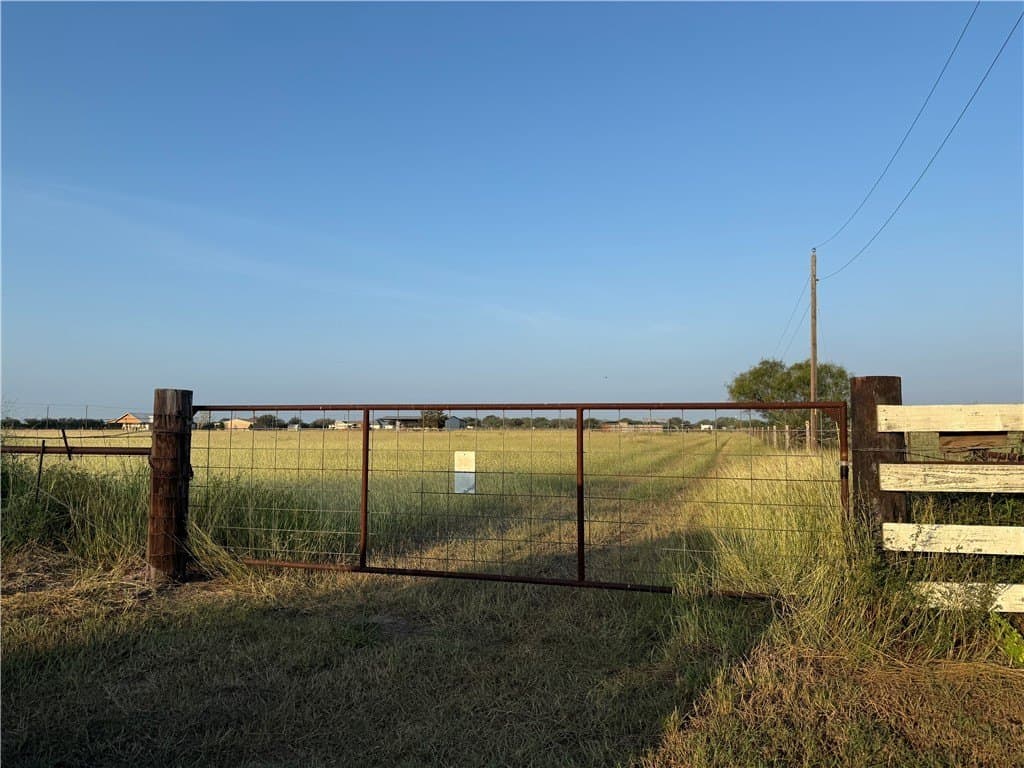 9.68 acres in Jim Wells County