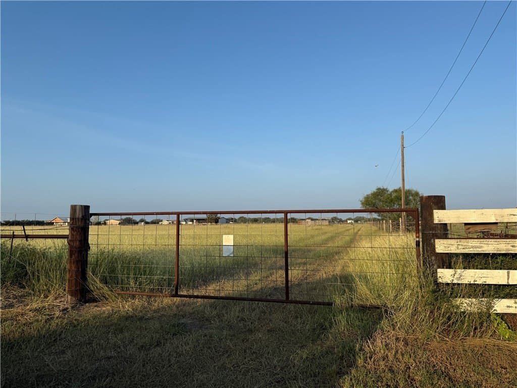 9.68 acres in Jim Wells County gallery image 2