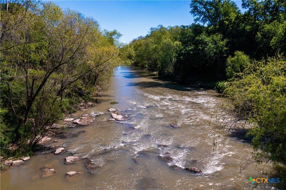 396.84 acres in Karnes County - photo 11