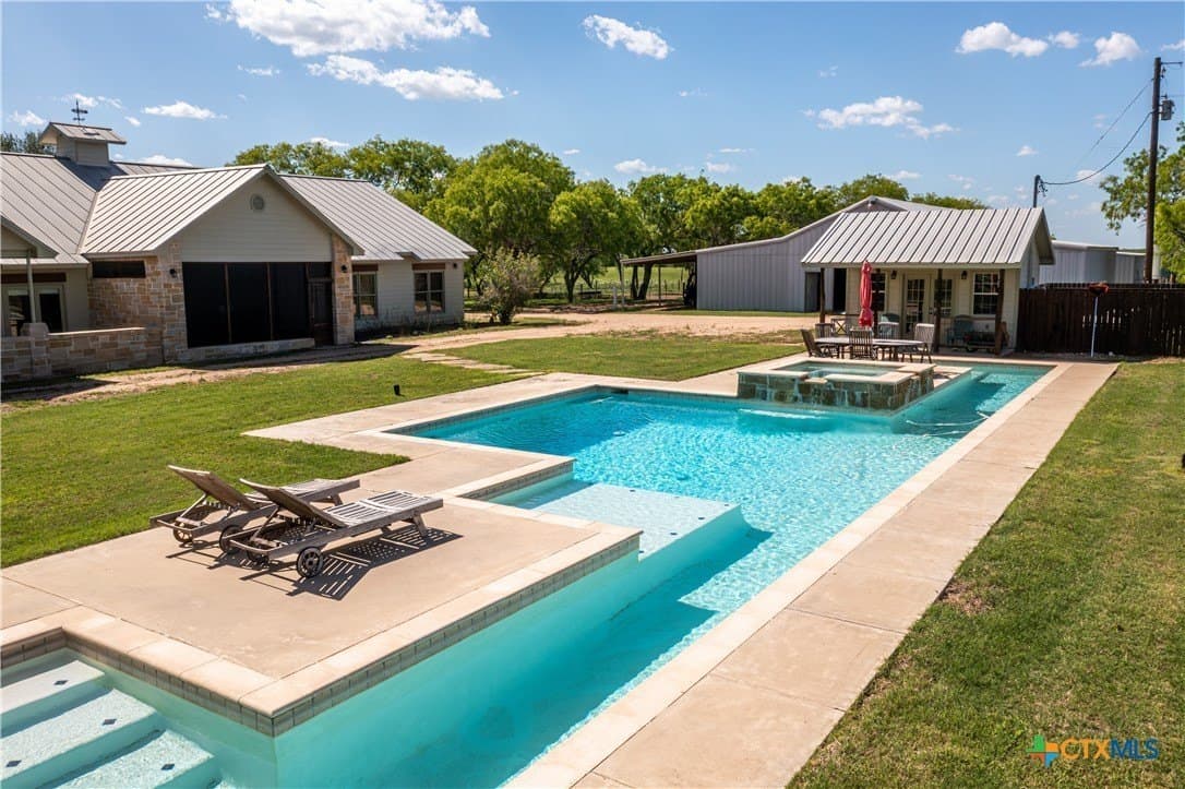 401 acres in Karnes County gallery image 4