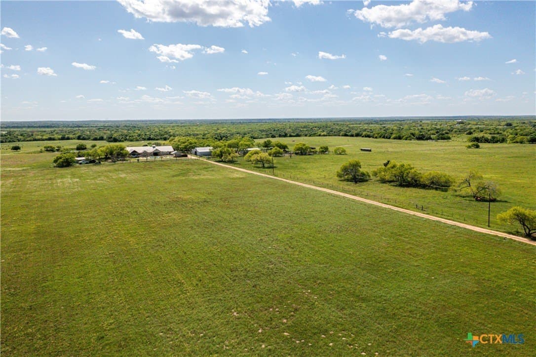 396.84 acres in Karnes County - photo 8