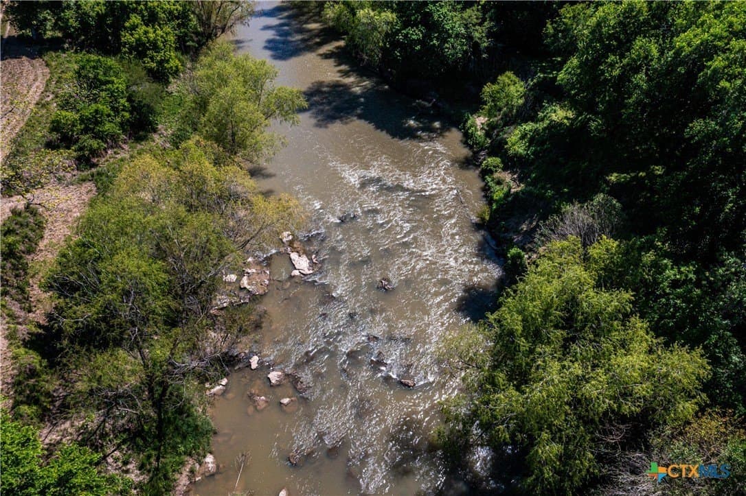 396.84 acres in Karnes County - photo 10