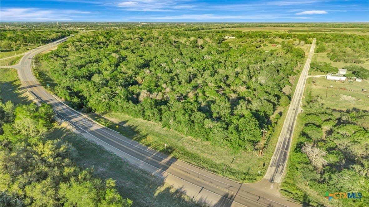 33.13 acres in DeWitt County - photo 6