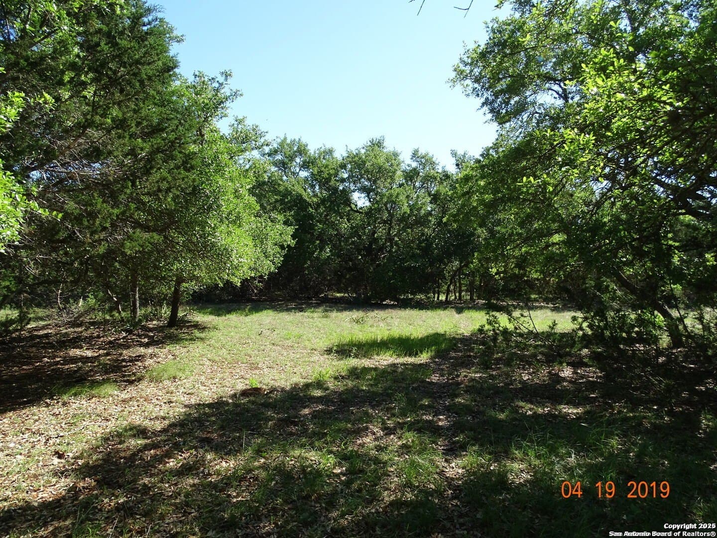 3.35 acres in Bandera County gallery image 4