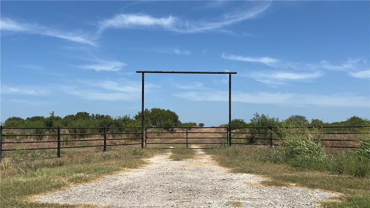 20 acres in Atascosa County