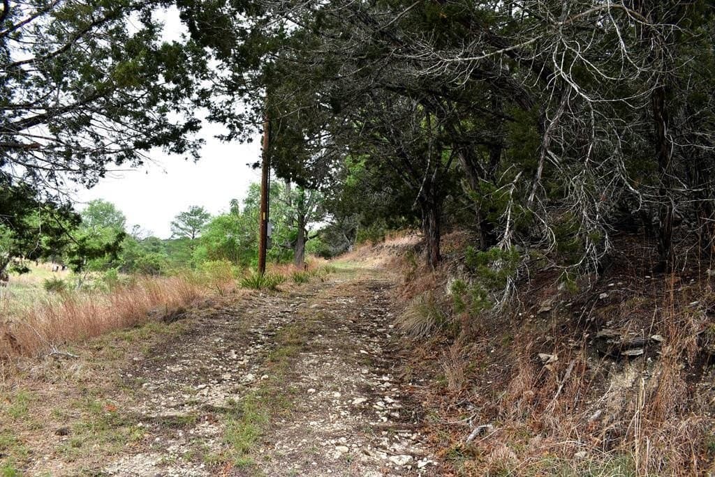 19.22 acres in Kerr County gallery image 3