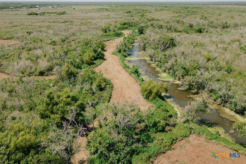 20.55 acres in Calhoun County - photo 2