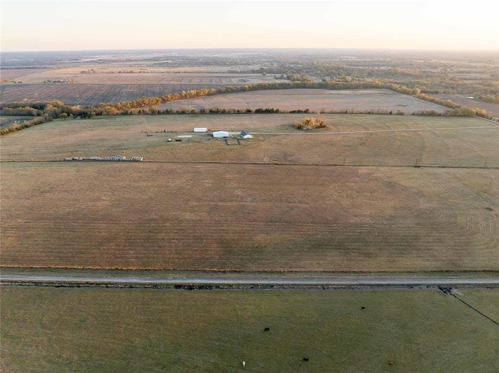 2 acres in Lamar County gallery image 2