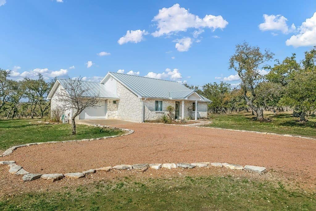 80 acres in Gillespie County - photo 14