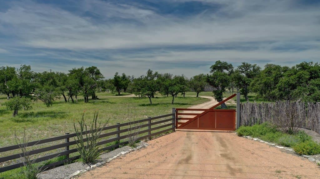37.66 acres in Gillespie County - photo 62