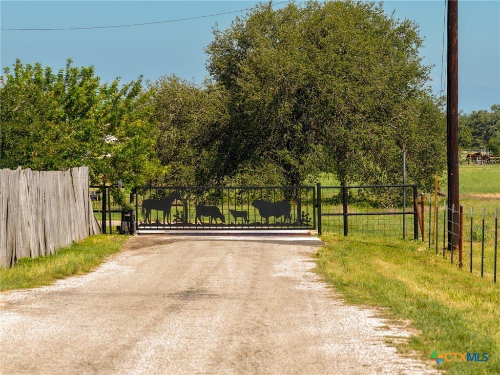 35 acres in Guadalupe County - photo 6
