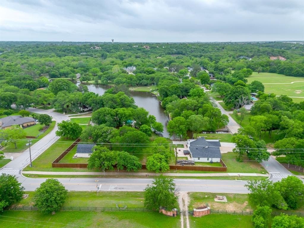 0.8 acres in Tarrant County gallery image 4