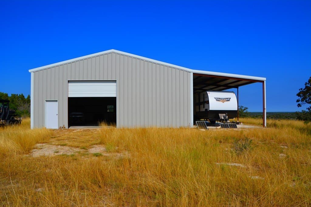 462.11 acres in Real County - photo 2
