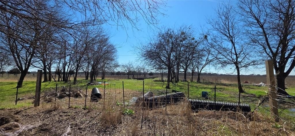 5.2 acres in Navarro County gallery image 4