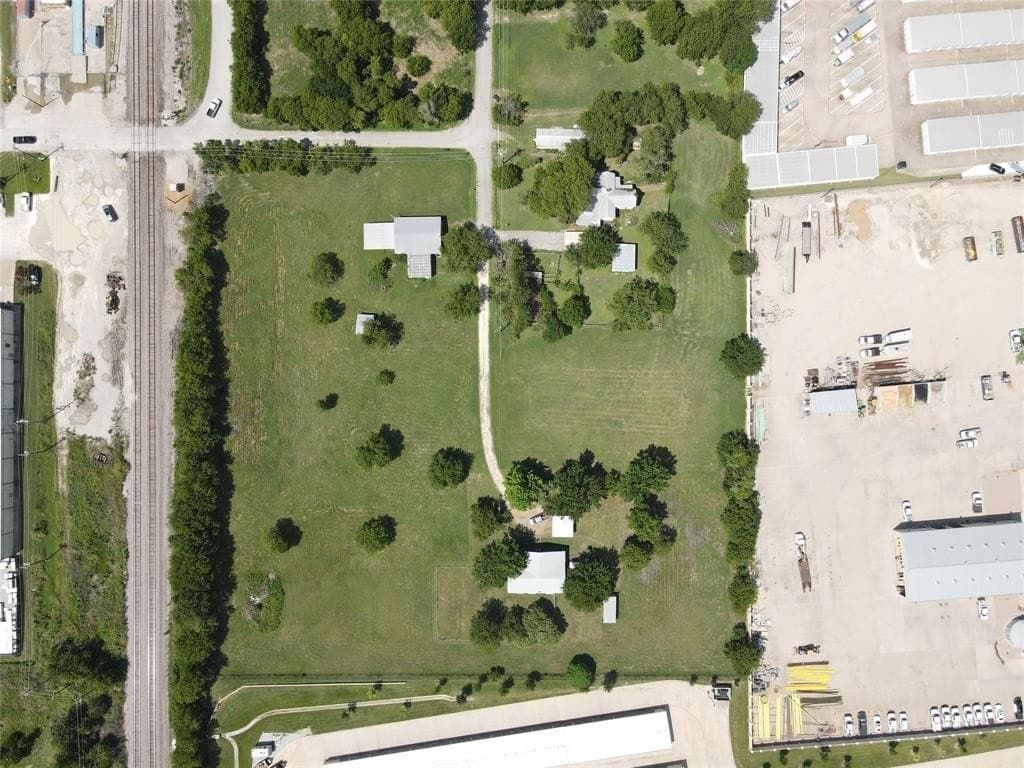 3.93 acres in Ellis County featured view