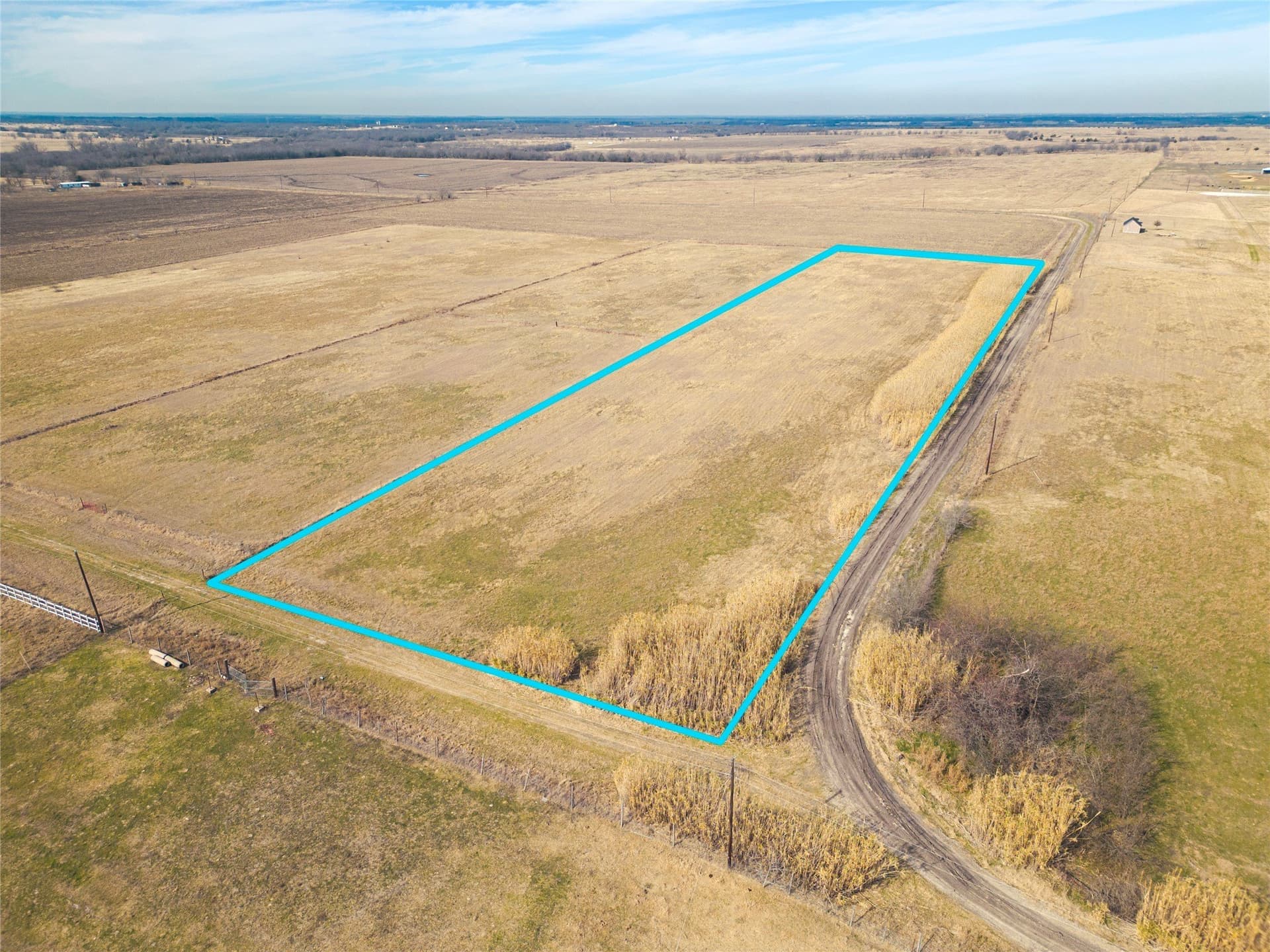 5.01 acres in Navarro County gallery image 3